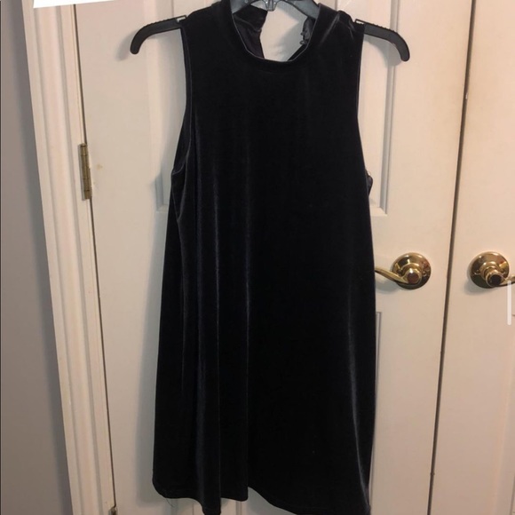 ✨PRICE DROP✨
Cute Velvet Dress - Picture 1 of 3